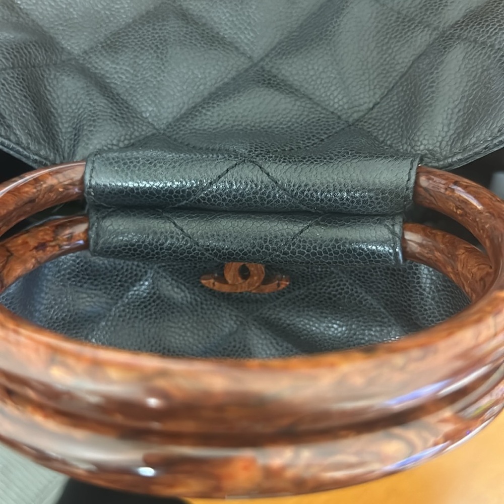 CHANEL CAVIAR LEATHER RESIN HANDLE BAG RARE FIND! - Picture 6 of 12